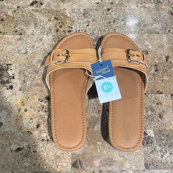 Women’s Sandals - Picture 4 of 8
